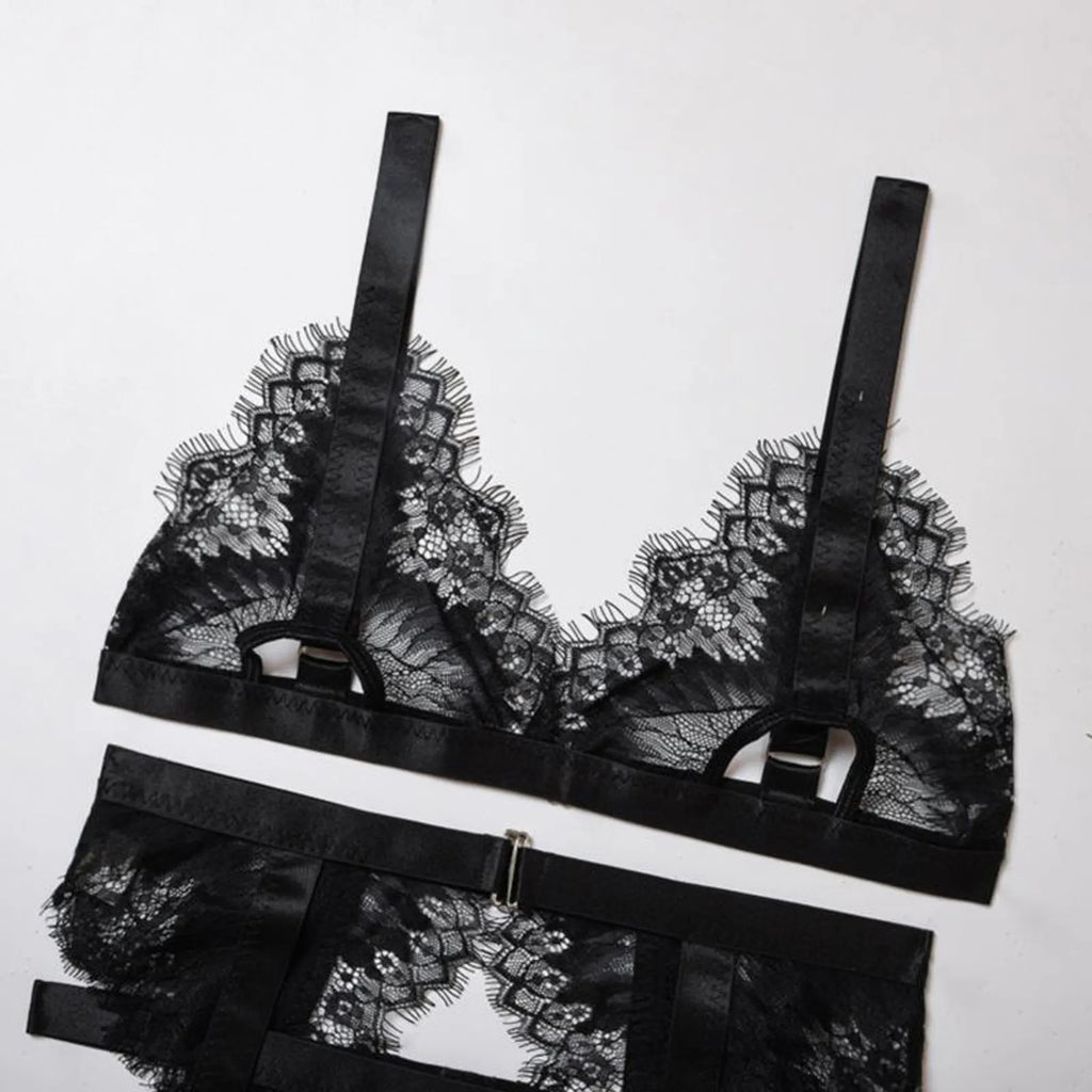 La Belle Fantastique Satin And Eyelash Lace With Garter Belt And G-String (3 Piece Set)