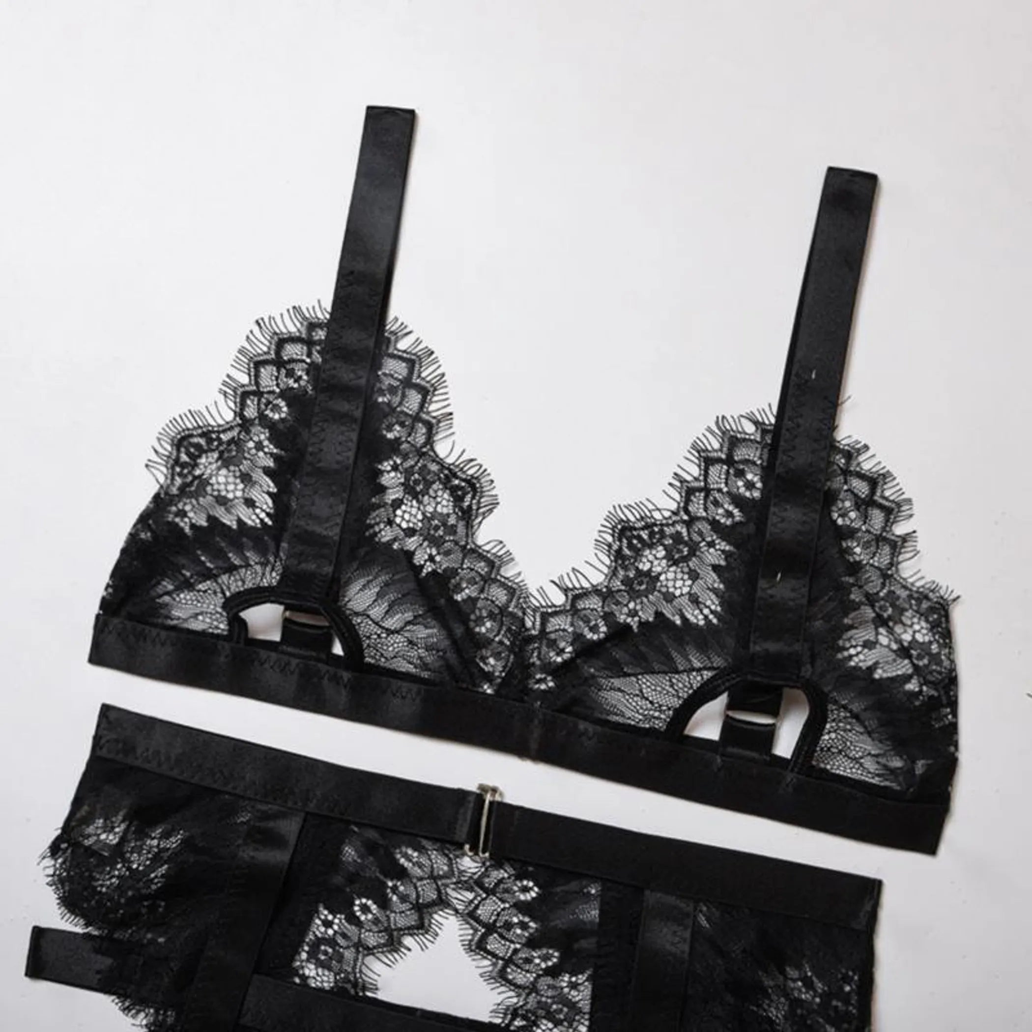 La Belle Fantastique Satin And Eyelash Lace With Garter Belt And G-String (3 Piece Set)