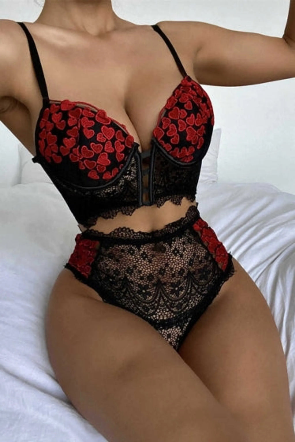 La Belle Fantastique sling lace heart shape mesh bandage lingerie with underwire (2 piece set)